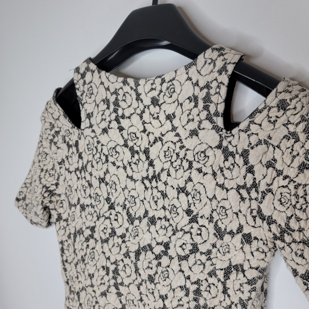 Topshop Floral Textured Cold Shoulder Dress - Picture 4 of 11